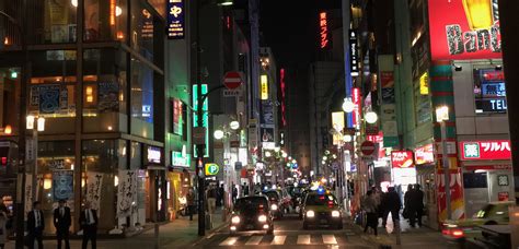 住み込みバイト 福岡 ～夜の街で見つけた不思議な光景～